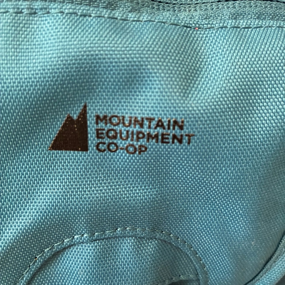 MEC Mountain Equipment Blue Crossbody Shoulder Travel Commuter Organizer Bag - Picture 2 of 12